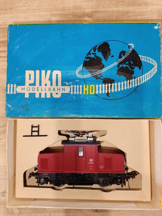 Електровоз E69 piko. HO
