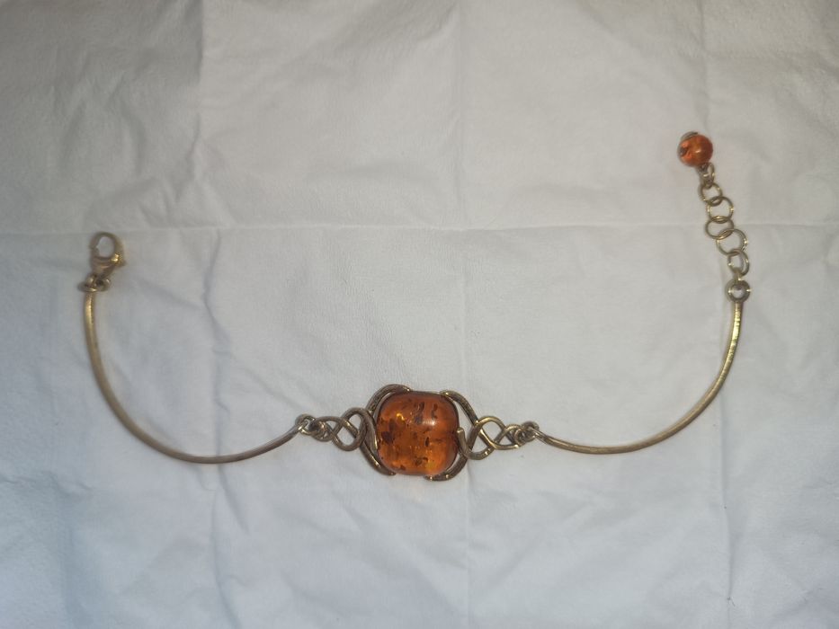 Браслет срібний в жовтій позолоті з бурштином