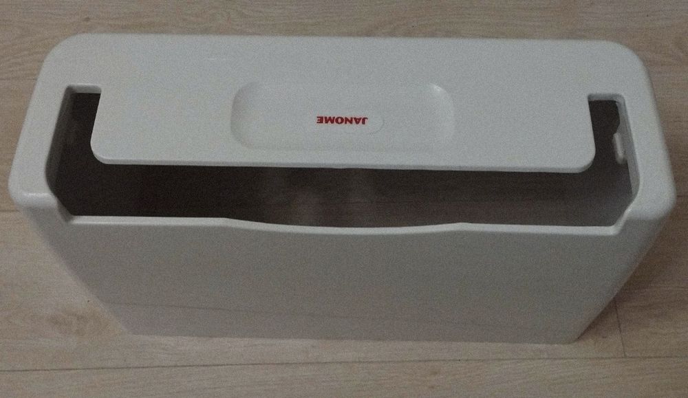 Жорсткий чохол для швейної машинки Janome, б/у