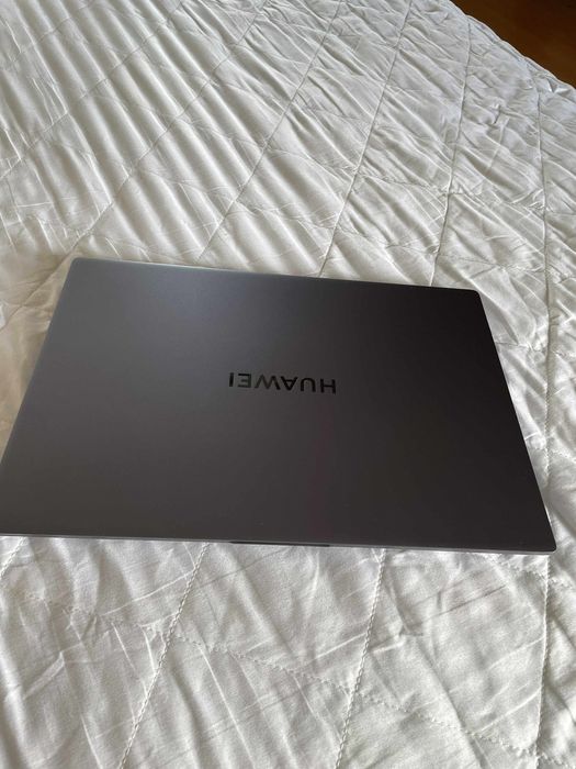 Huawei Matebook D16