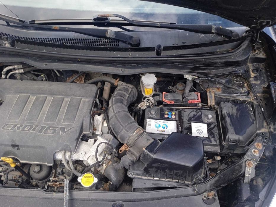 Hyundai i20 CRDI Comfort Acidentado para Venda