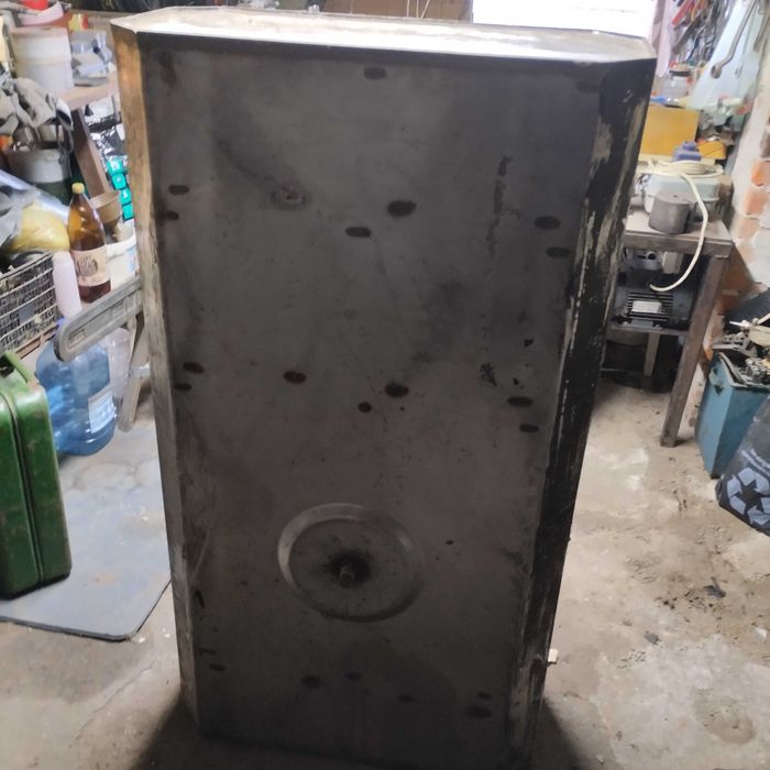 Бак з нержавійки