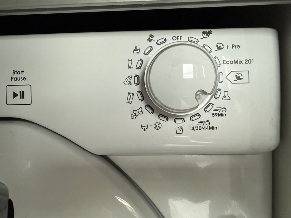 Máquina de Lavar Integrável 8kg Classe A+++ 1400rpm - Candy