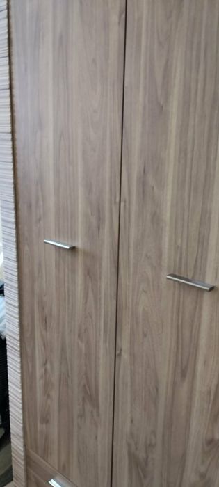 Sprzedam szafę w bardzo dobrym stanie.