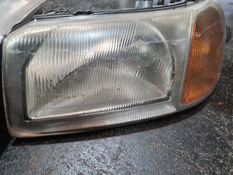 Farois esq e drt Land Rover Freelander usados
