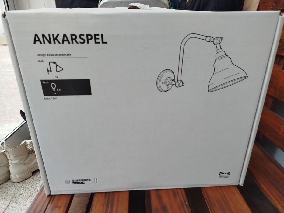 Wall-mounted lamp437437407743846403