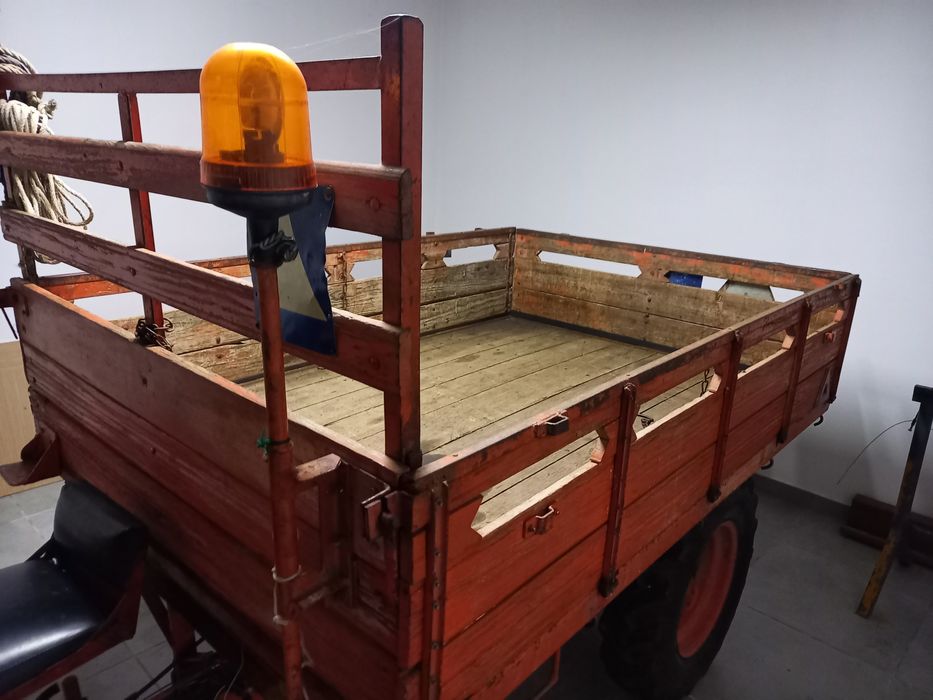 Trator Pasquali 956 com  alfaias