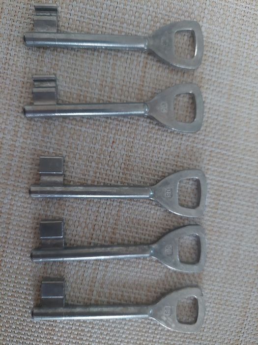 Klucze do drzwi LOB  5 szt