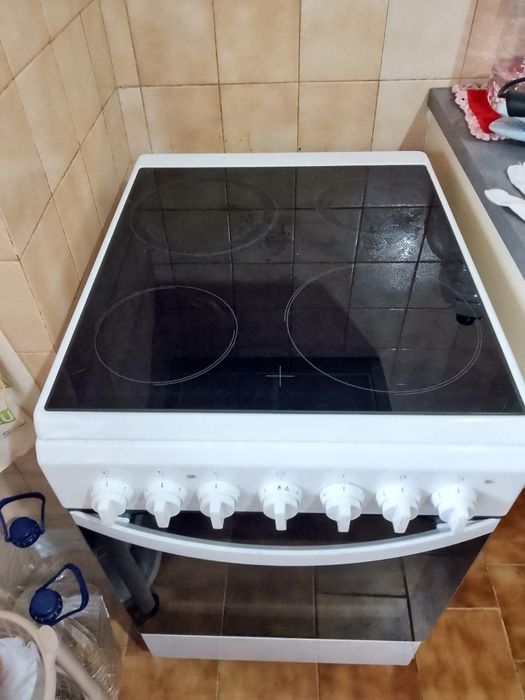Fogão elétrico com forno