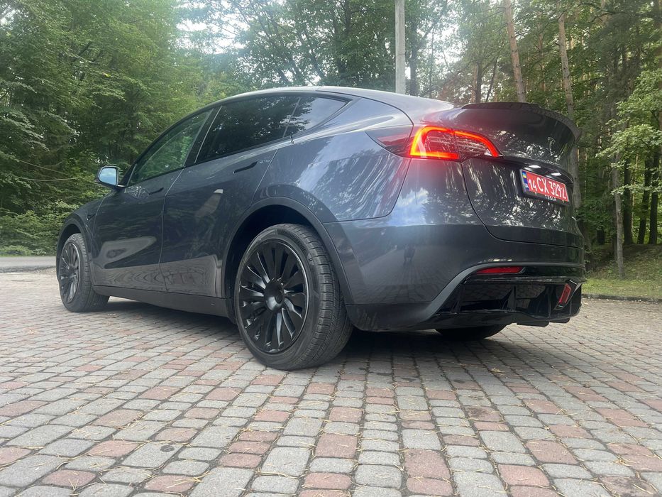 Tesla Model Y 2023р 12місяць