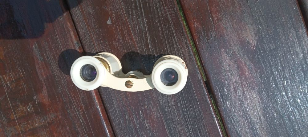 Бинокль театральний