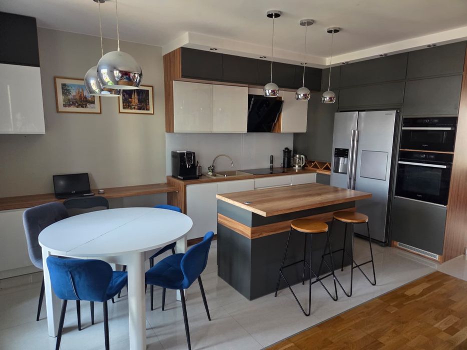 Na sprzedaż przestronne mieszkanie 64 m² z garażem i komórką lokatorską – Ciechanów, ul. Witosa.