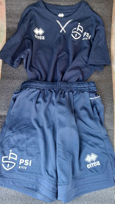 Футбольна форма..