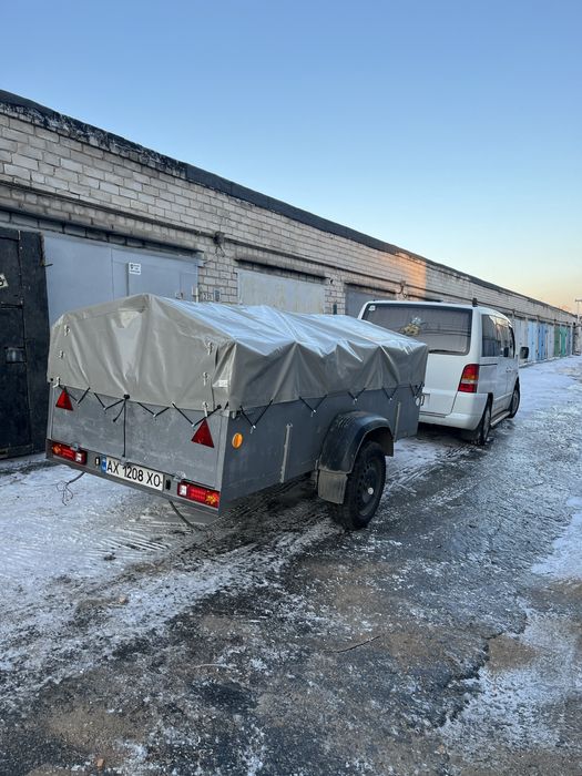 Грузоперевозка пасажиров бусом с прицепом. Перевозка лежащих людей