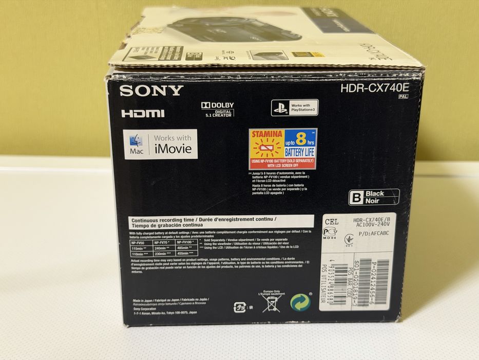 Видео камера HDR-CX740E