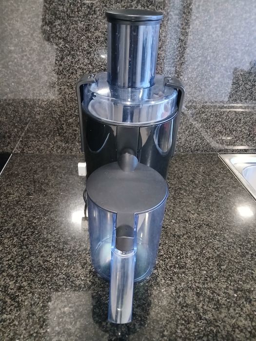 Cetrifugadora frutas e legumes, Philips,separa  o sumo da polpa