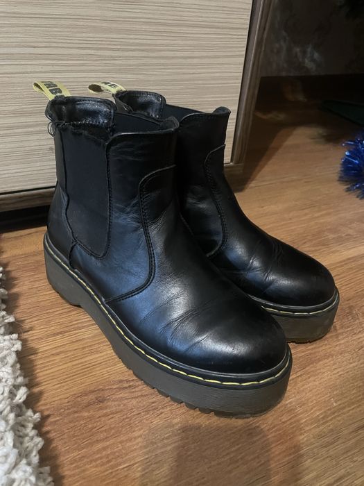 Продам шкіряні чобітки. 38 розмір.