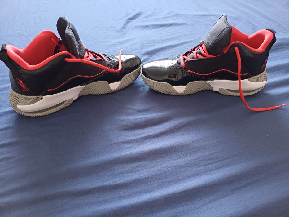 NIKE AIR JORDAN stay loyal bred r.42.5