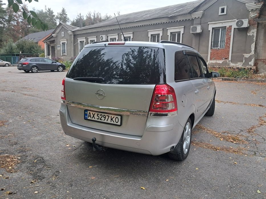 Opel Zafira 2008. Газ