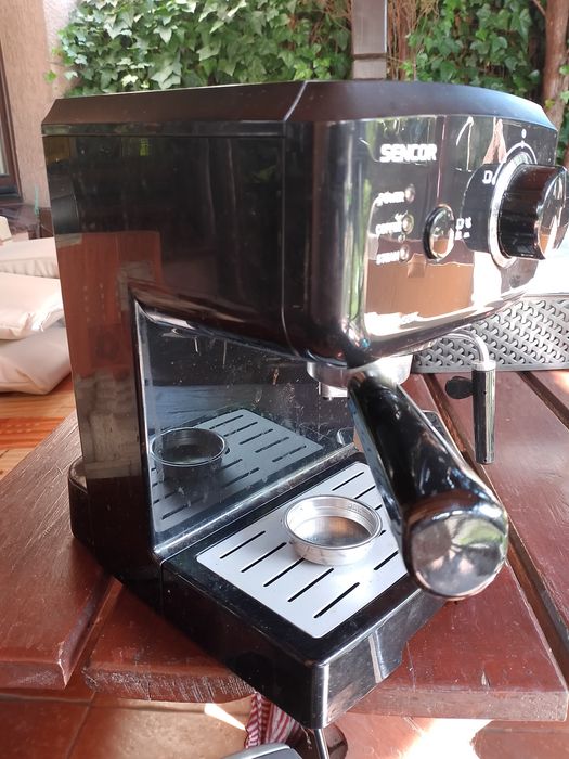 Ciśnieniowy express do kawy Sencor