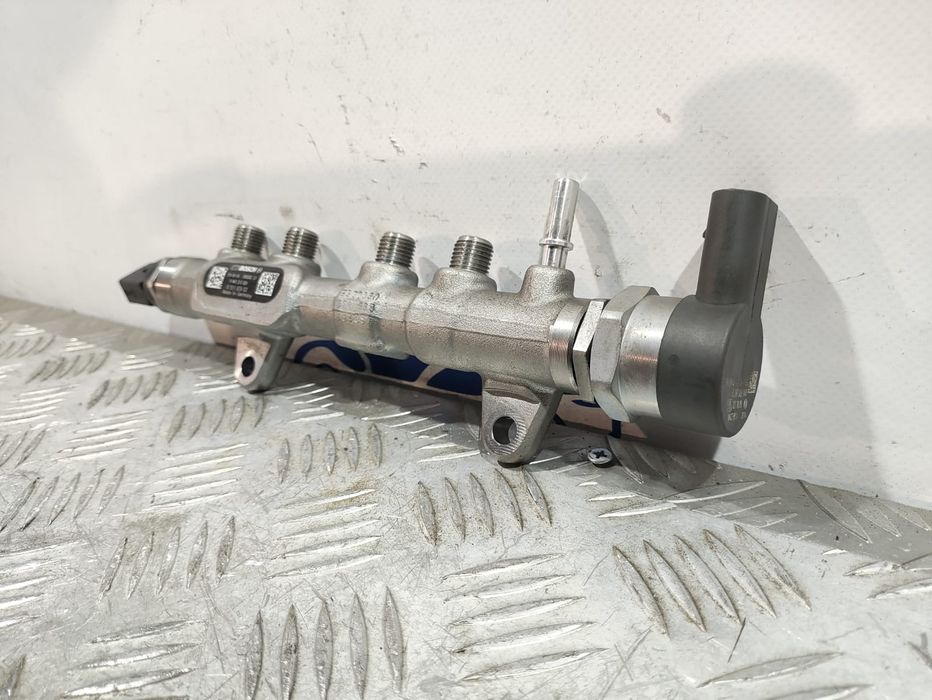 Régua de injeção Bosch BMW 1.5d B37D15A 0445213026 8511629