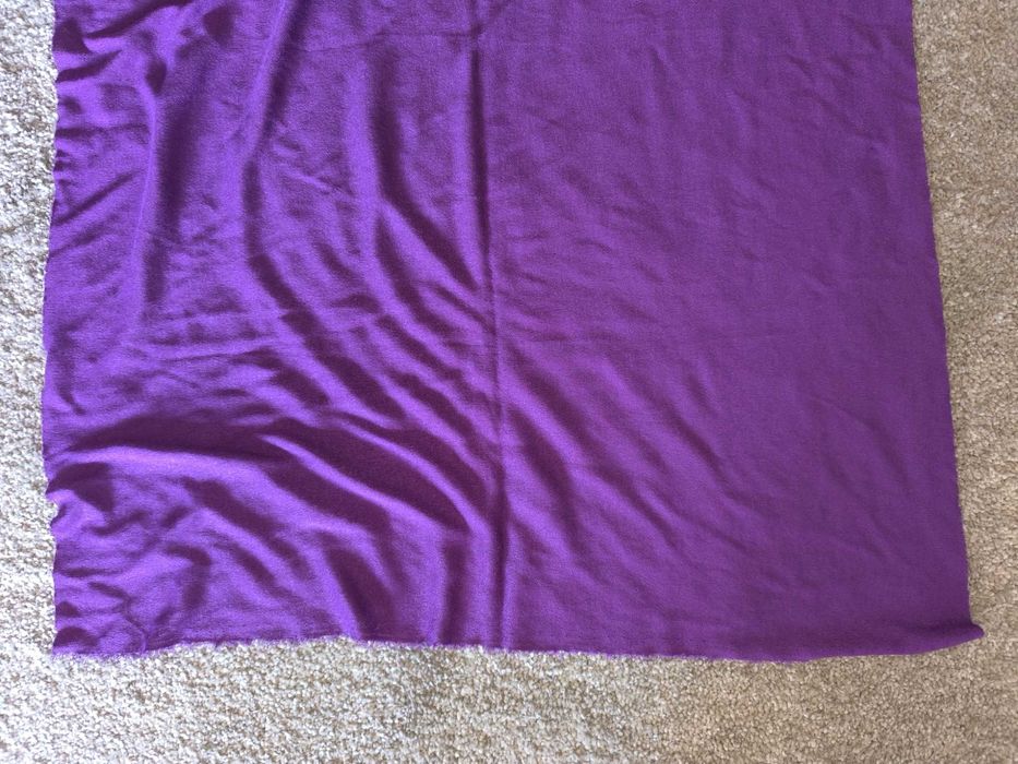 Kupon fioletowego materiału