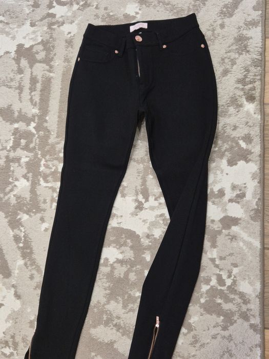 Чорні стрейчеві штани від Ted Baker!