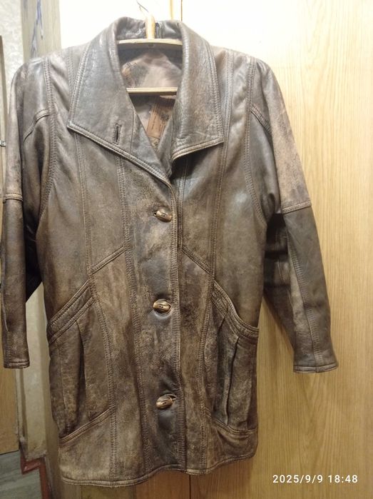 Продам кожаную куртку женскую, антиквариат
