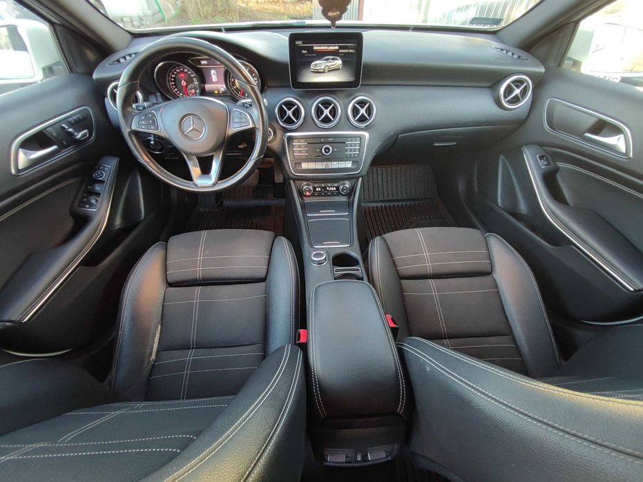 Wynajem wypozyczalnia samochodow aut Mercedes A-Klasa 1.8 benzyna