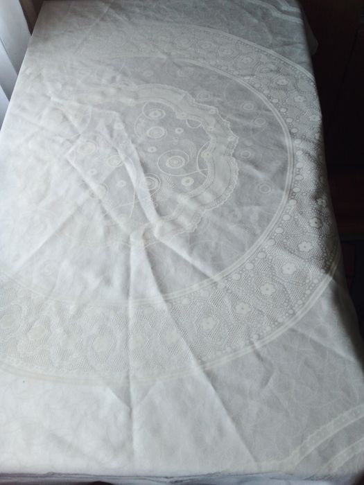 Скатертина на круглий стіл 1,6 м*1,6 м