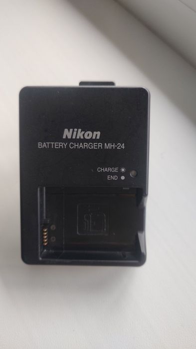 Зарядний пристрій  МН-24 для Nikon