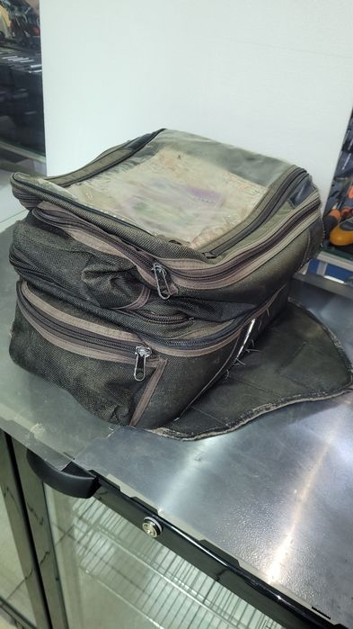 Мотосумка на бак мотоцикла з магнітними утримувачами