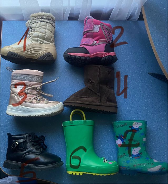 Дитяче взуття для дівчинки кросівки чоботи уги Зима осінь