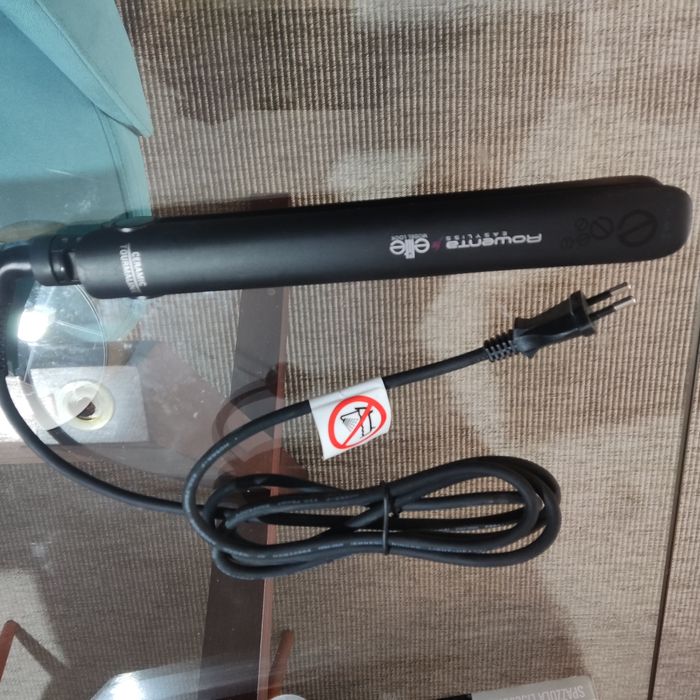 Vendo escova alizadora e prancha de cabelo