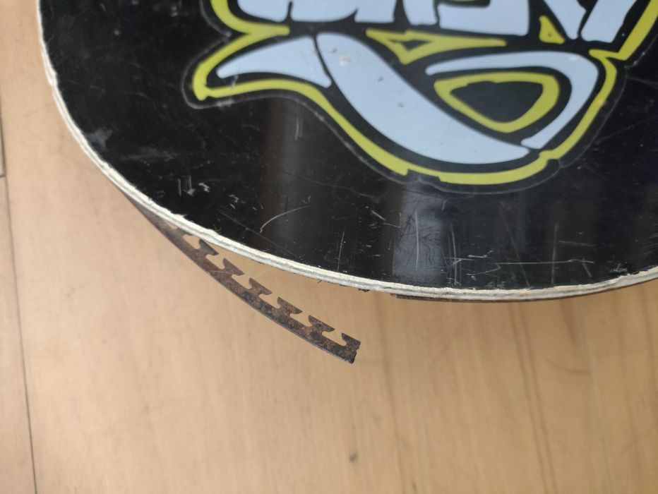 deska snowboardowa Hammer 157cm, uszkodz. krawędź