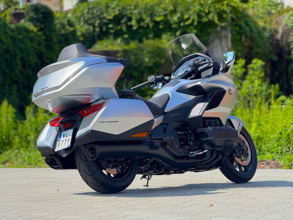 Honda GoldWing 1800 DCT [2025] - Wypożyczalnia Motocykli Warszawa | Rent Motorcycle Warsaw