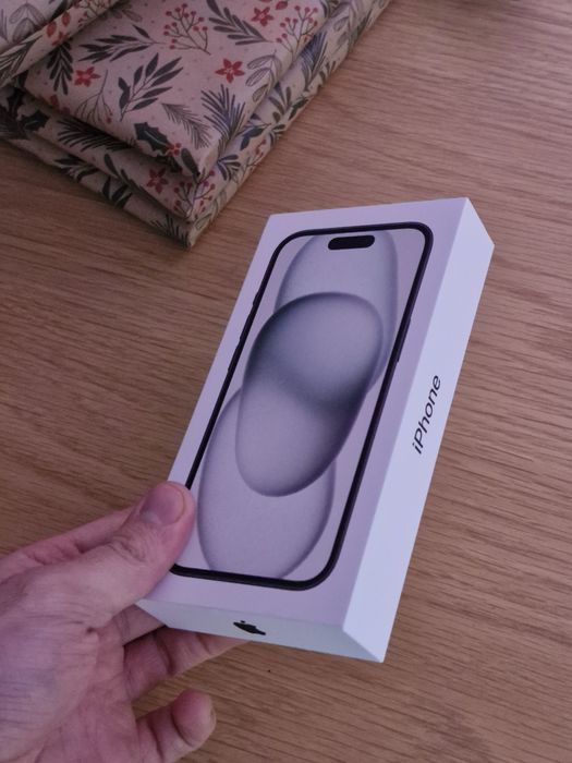 iPhone 15 czarny 128 Gb