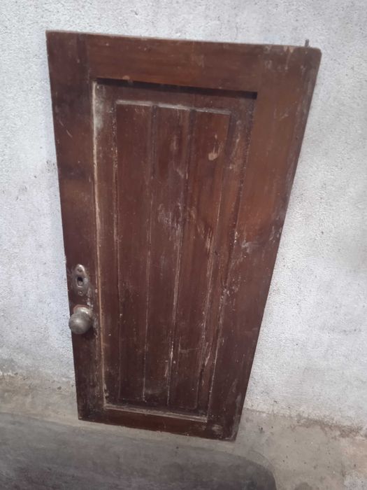 5 gavetas antigas + porta de armário
