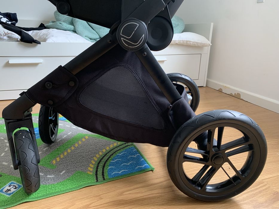 Carrinho bebé COMO NOVO