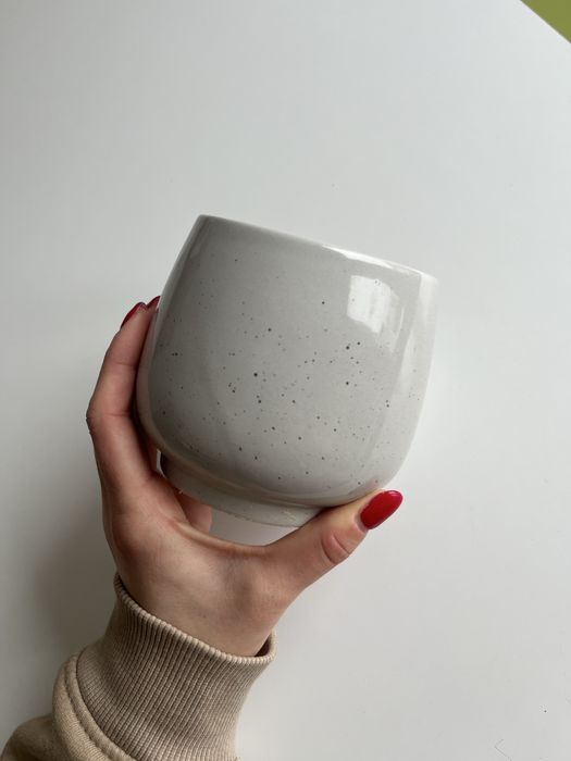 Doniczka ceramiczna w kształcie twarzy