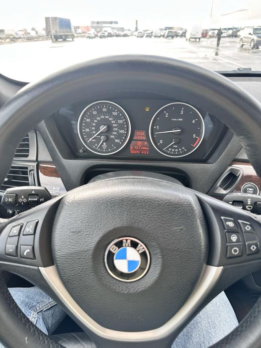 Продам бмв х5 2012 35д