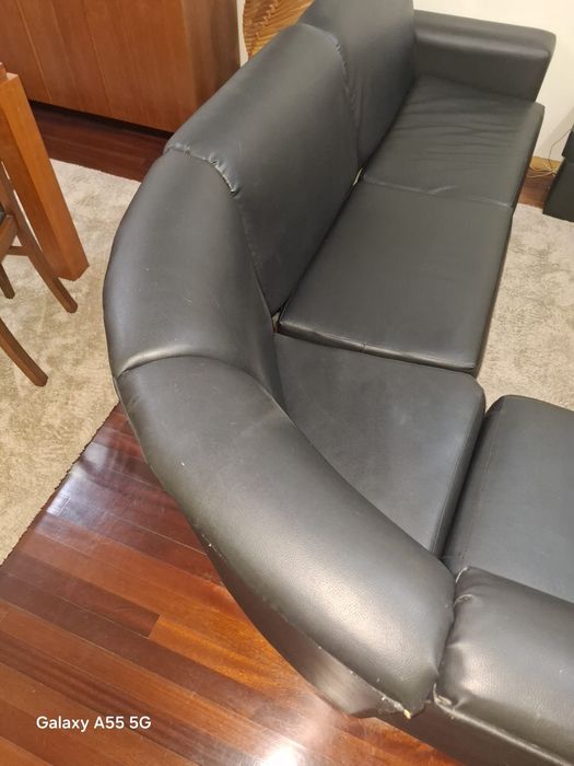 Sofa cama em pele