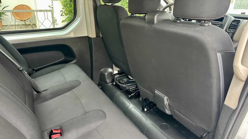 RENAULT TRAFIC 2018 H1L2 9 Lugares - Nacional