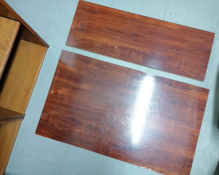 5 prateleiras de cor castanha