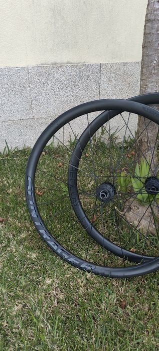 Bontrager Aeolus Elite 35