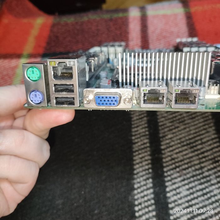 Серверна материнська плата Asus z9pe-d16/2l