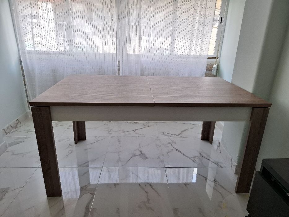 Mesa de jantar Jom