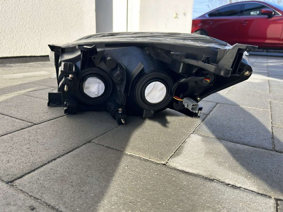 Фара Toyota Rav Рав 4 2005-2008  USA 8113042370