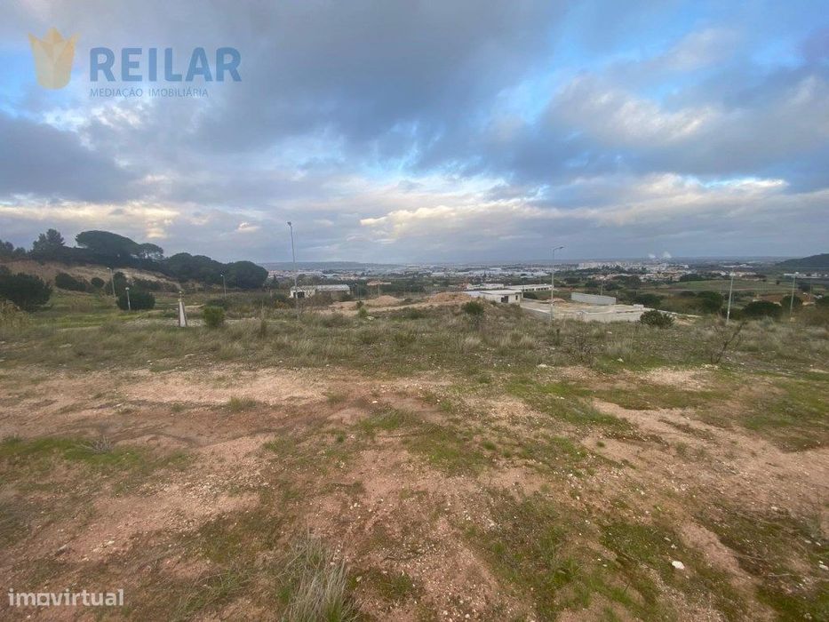 Alenquer - Terreno 200 m2 — Alenquer (Santo Estêvão E Triana), Lisboa