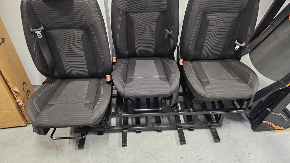 Fotele II i III rzad Trafic, Vivaro, Transit Custom, regulowane, pasy